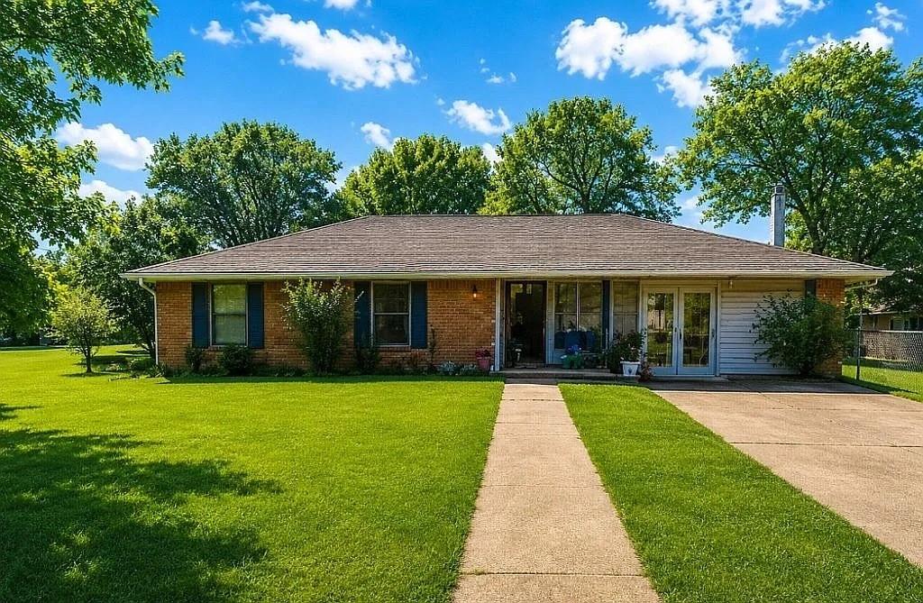 4378 Old Fort Worth Road Midlothian, TX 76065 - Photo 2 of 22