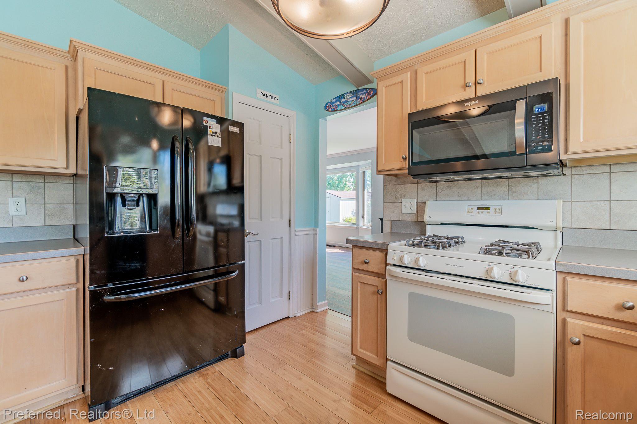 681 Kings Way Canton, MI 48188 - Photo 18 of 35 Gallery Image 18