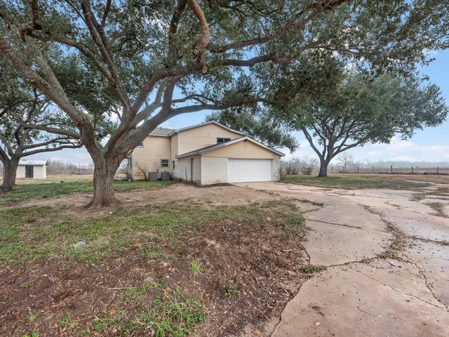 $2,000 | 10445 Farm To Market Road 442, Boling, TX 77420