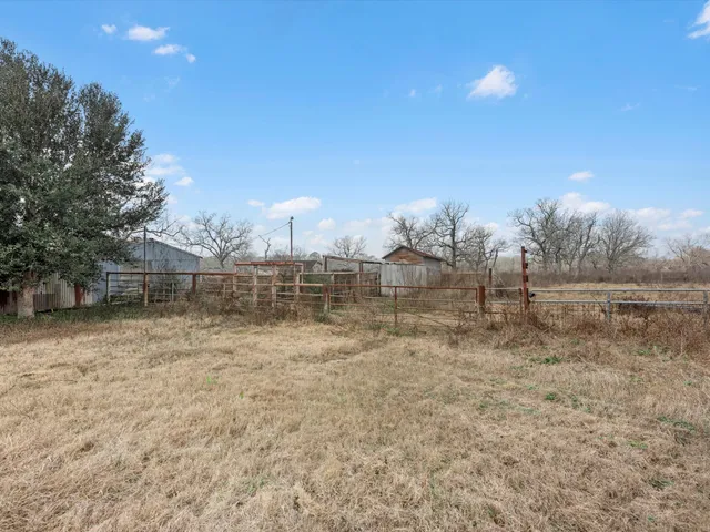 $2,000 | 10445 Farm To Market Road 442, Boling, TX 77420