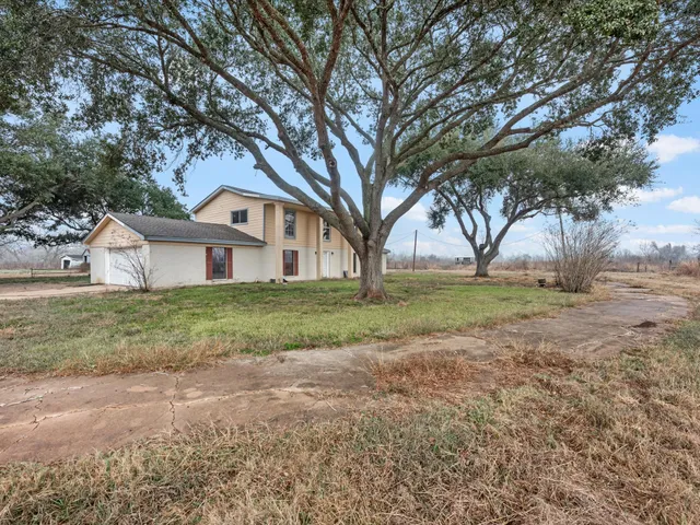 $2,000 | 10445 Farm To Market Road 442, Boling, TX 77420