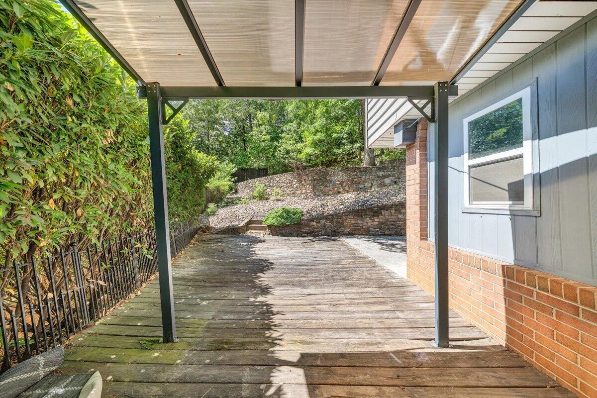 2801 Edgewood Street Southwest Roanoke, VA 24015 - Photo 44 of 60 58-MIB05712