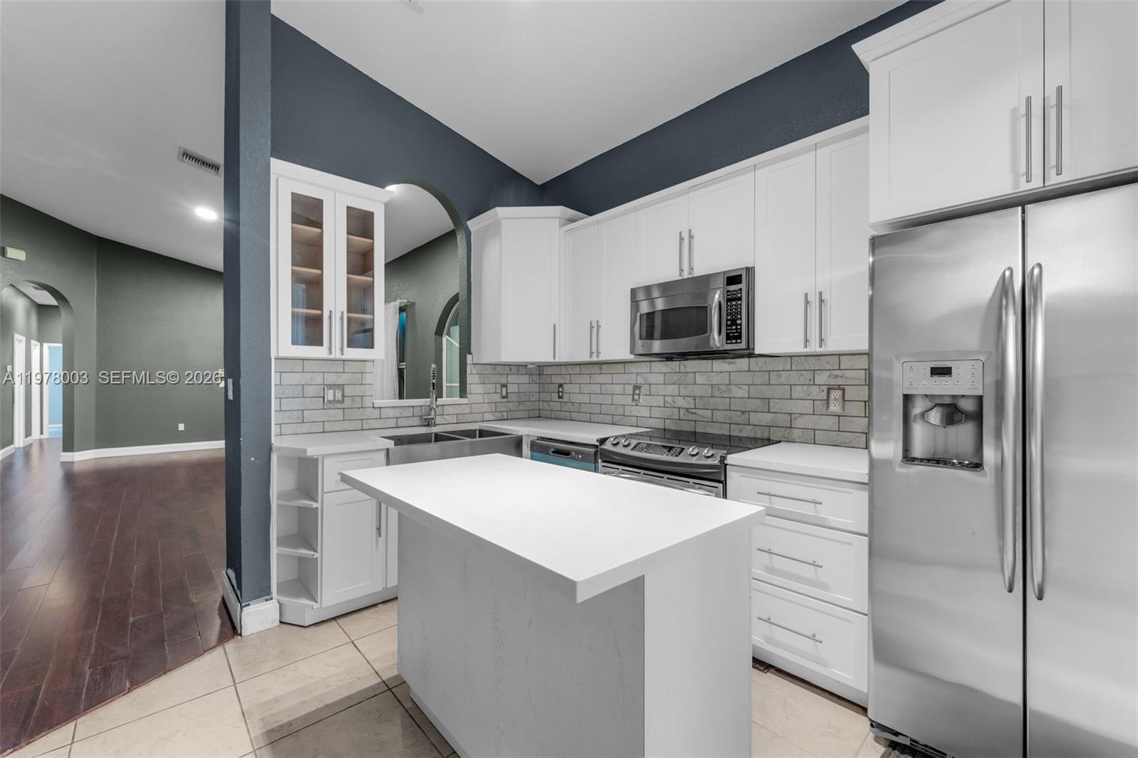 3983 Northeast 12th Drive Homestead, FL 33033 - Photo 14 of 31