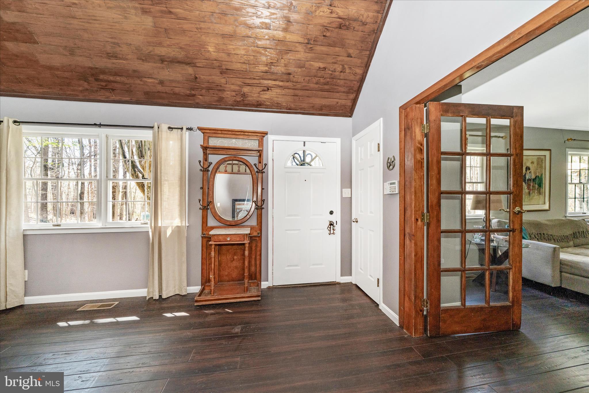 15211 Avery Road Rockville, MD 20855 - Photo 4 of 60 a view of front door with hallway