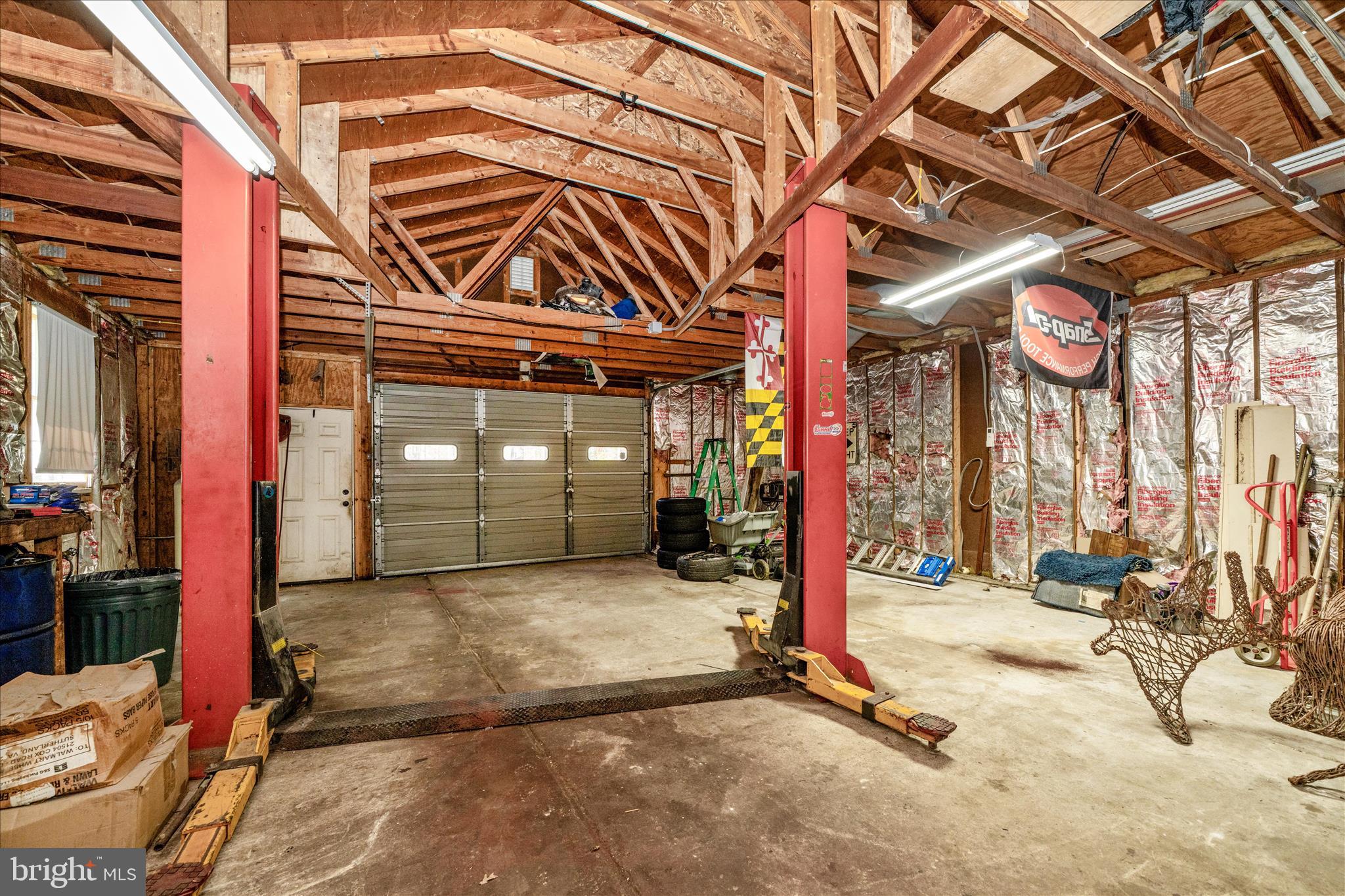 15211 Avery Road Rockville, MD 20855 - Photo 44 of 60 a view of a room with wooden roof