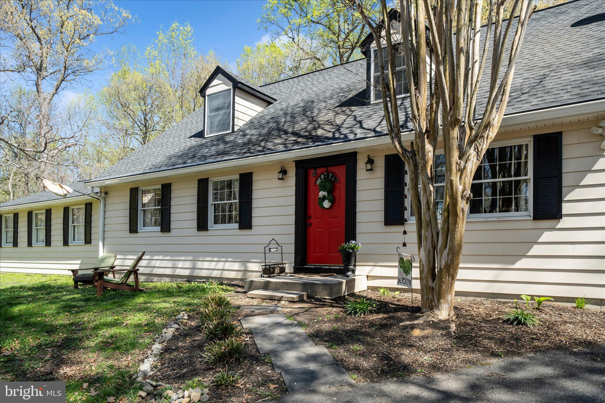15211 Avery Road Rockville, MD 20855 - Photo 58 of 60 a front view of house with yard