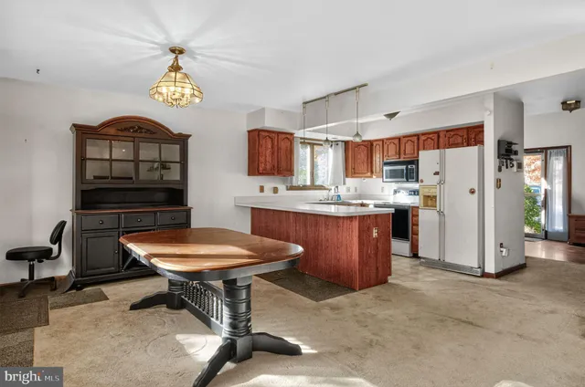 $325,000 | 63 Yellowwood Drive, Unit 63, Downingtown, PA 19335