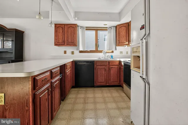 $325,000 | 63 Yellowwood Drive, Unit 63, Downingtown, PA 19335