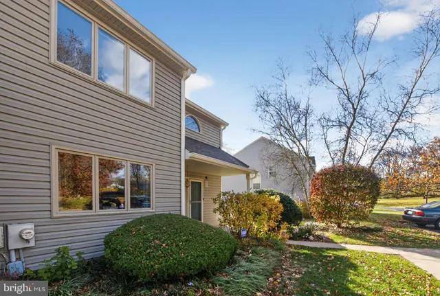 $325,000 | 63 Yellowwood Drive, Unit 63, Downingtown, PA 19335