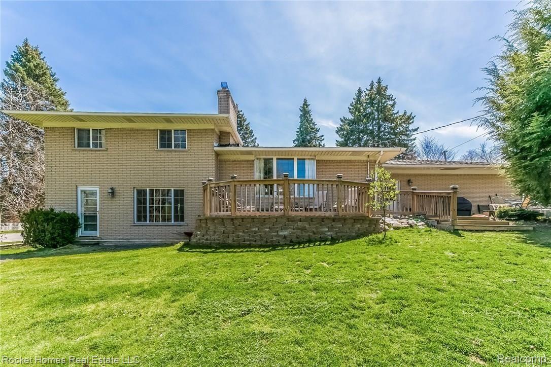 1012 Stellma Lane Rochester, MI 48309 - Photo 46 of 52 046-Rear_View-2675866-medium.jpg