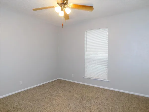 $1,095 | 1911 Kingswood Court, Denton, TX 76205