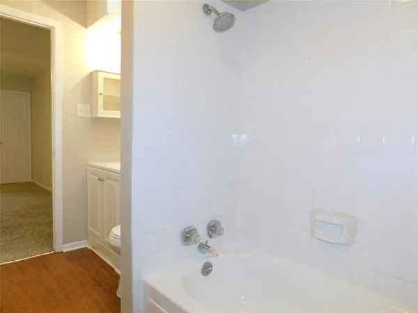 $1,095 | 1911 Kingswood Court, Denton, TX 76205