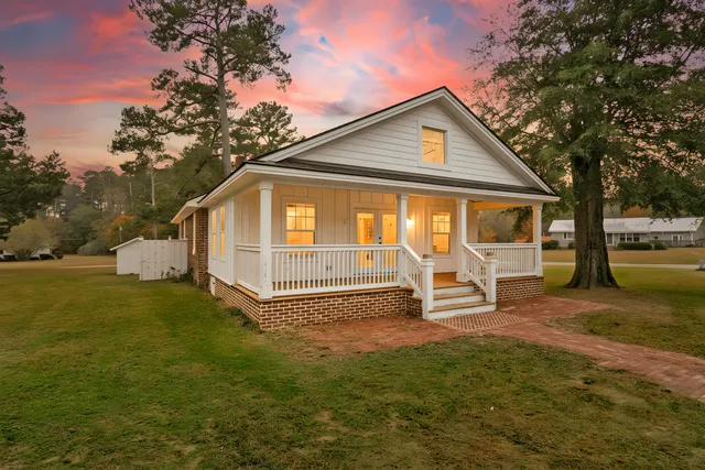 $275,000 | 12 Duncan Drive, Williams, SC 29493