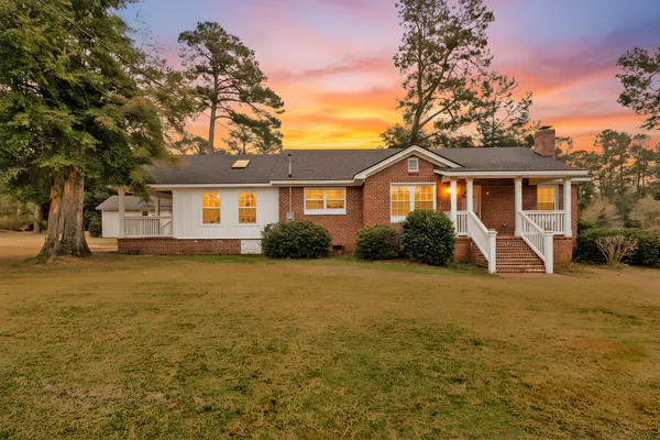 $260,000 | 12 Duncan Drive, Williams, SC 29493