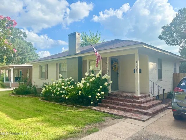 $138,000 | 1303 Myrtle Street, Greenwood, MS 38930