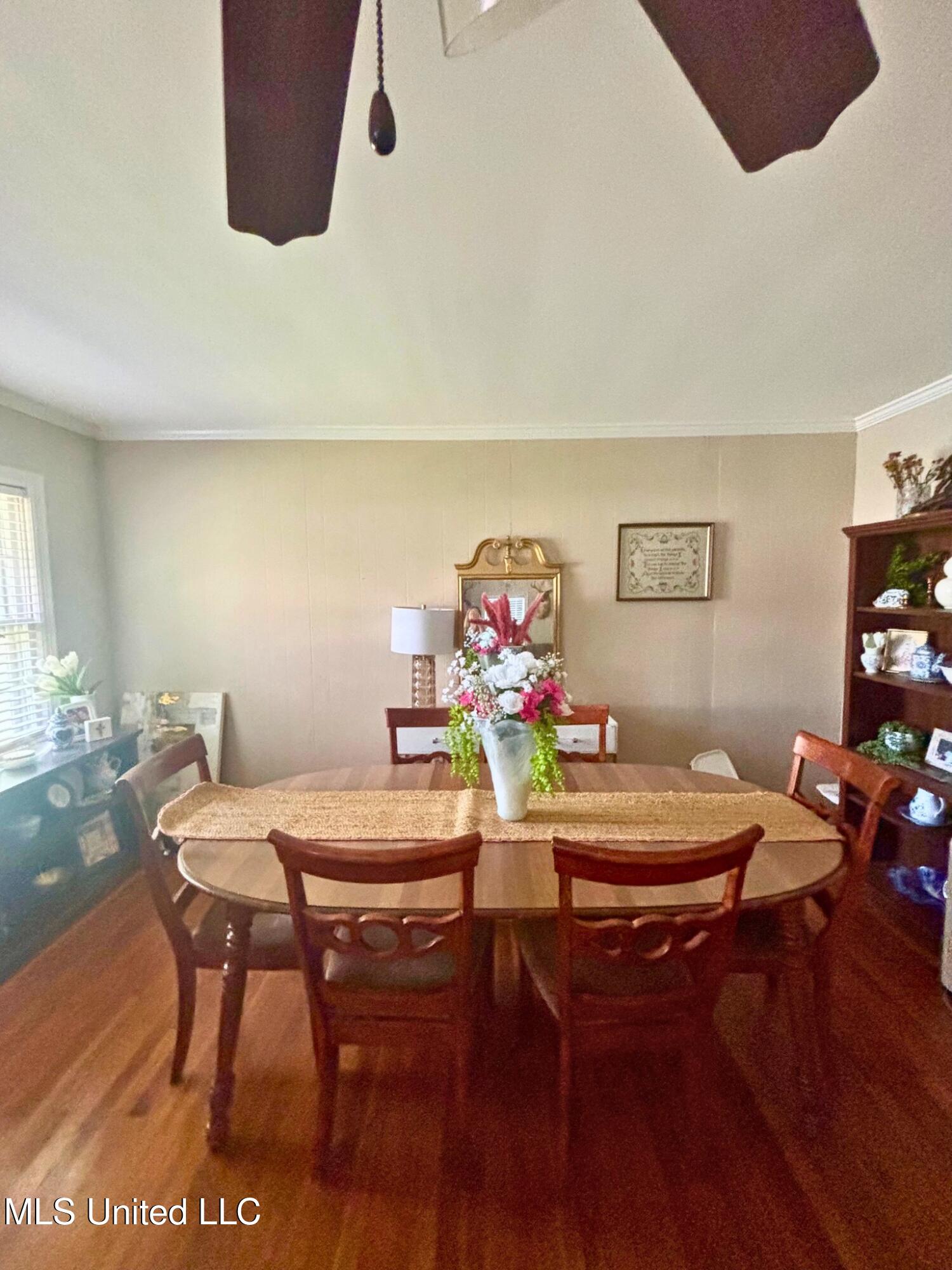 1303 Myrtle Street Greenwood, MS 38930 - Photo 2 of 10 living room/dining
