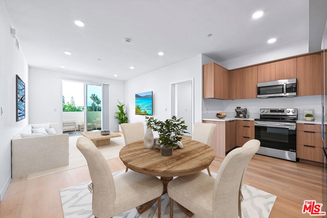 14811 Erwin Street Van Nuys, CA 91411 - Photo 3 of 8