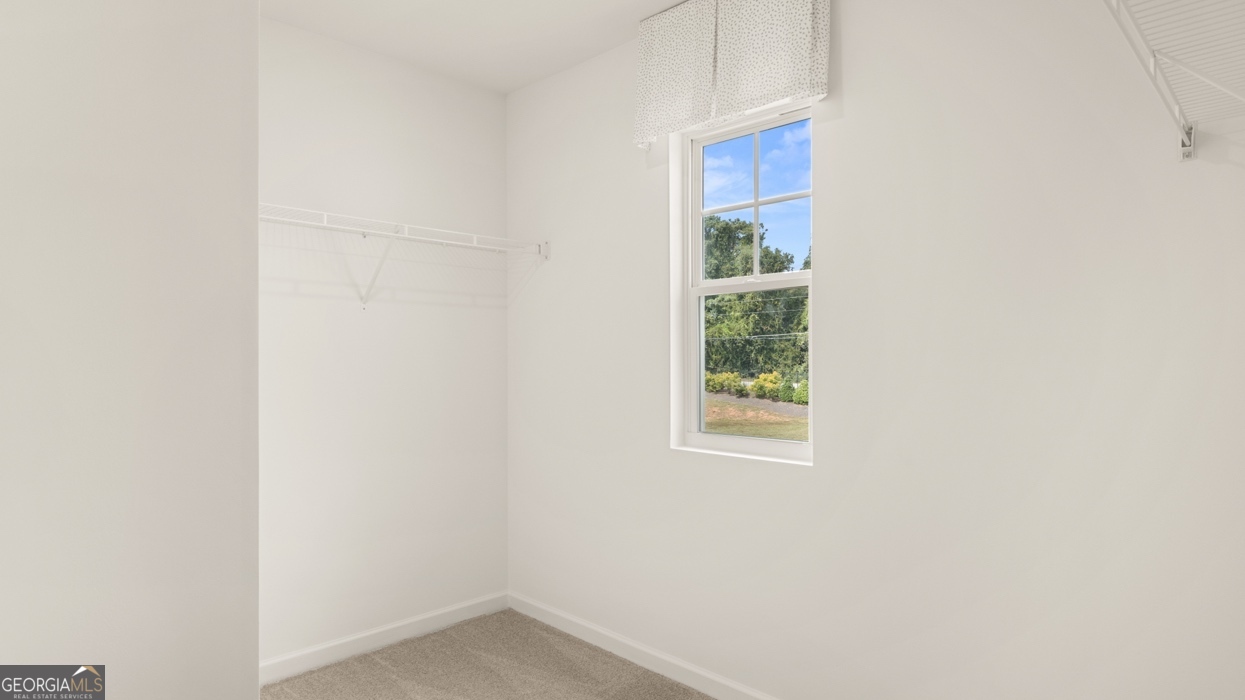 11940 Aukerman Way Hampton, GA 30228 - Photo 13 of 32 a small space with a window