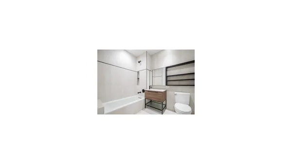$6,150 | 860 Lorimer Street, Unit 3D | Greenpoint
