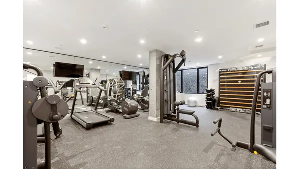 $6,150 | 860 Lorimer Street, Unit 3D | Greenpoint