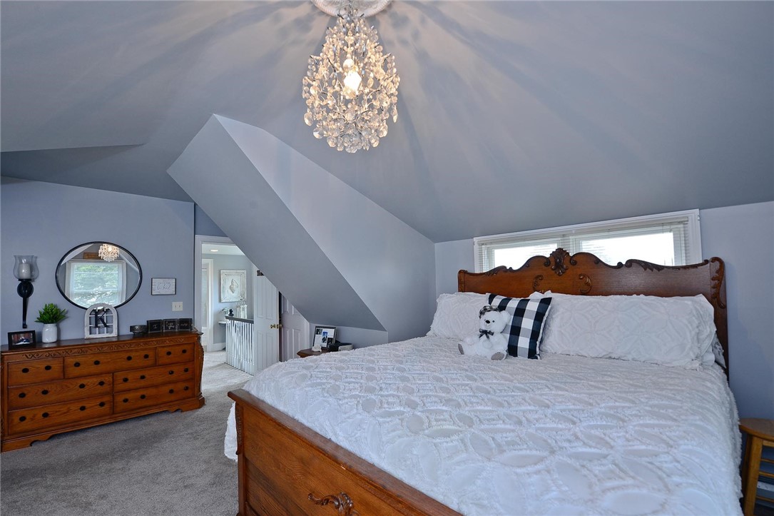 19 Ellery Road Newport, RI 02840 - Photo 31 of 42 Primary Bedroom has 2 walk-in closets