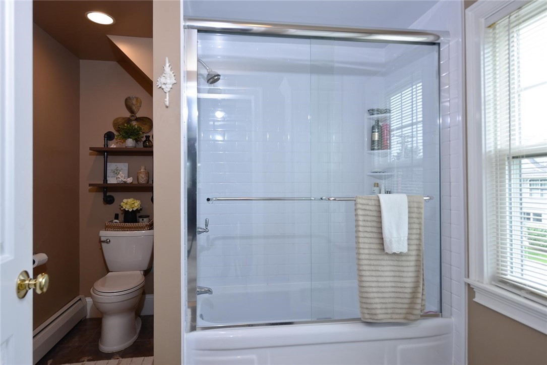 19 Ellery Road Newport, RI 02840 - Photo 33 of 42 2nd floor full bathroom with tub/shower