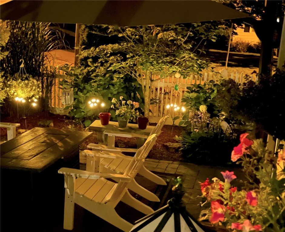19 Ellery Road Newport, RI 02840 - Photo 9 of 42 A setting for evening gatherings