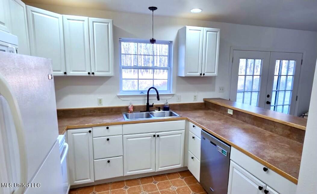 1185 Holden Road Poplarville, MS 39470 - Photo 7 of 21 Kitchen & High Bar