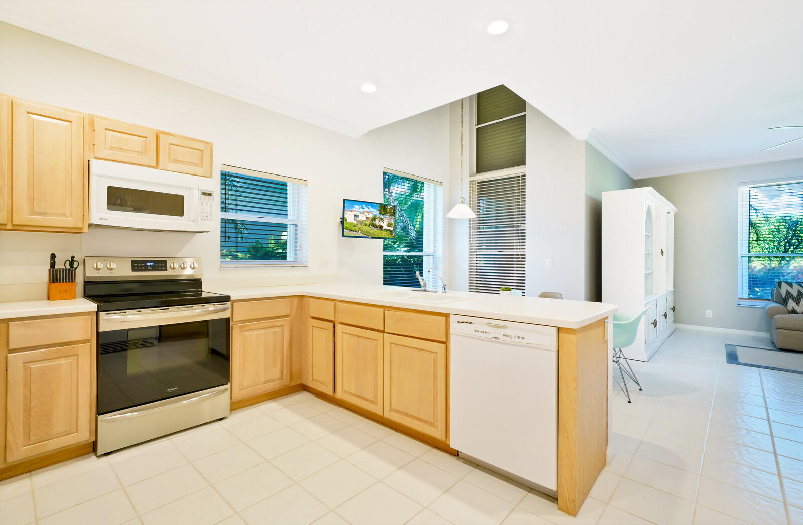 3701 Northwind Court Jupiter, FL 33477 - Photo 17 of 42 Kitchen