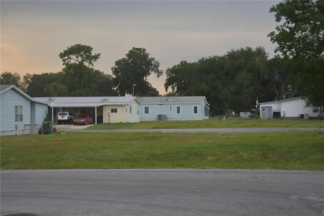 $33,500 | 30 Blk C Oxford Court, The Villages, FL 32163