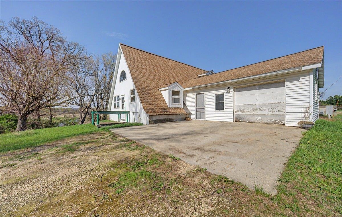 7571 McKinney Road Mazomanie, WI 53560 - Photo 7 of 41