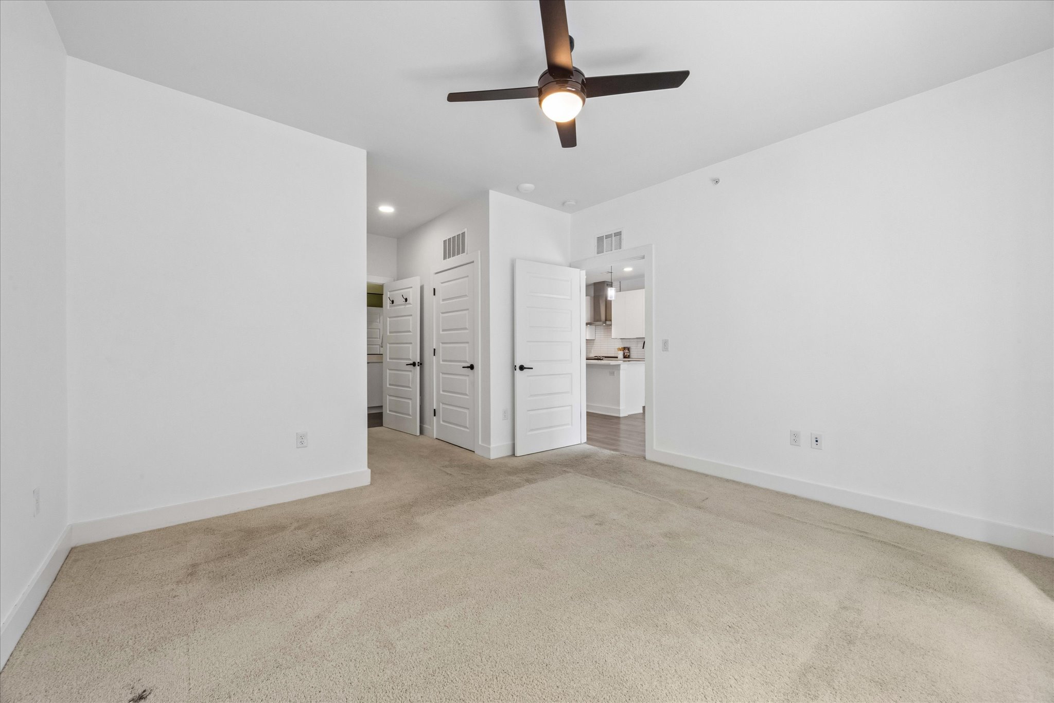 2220 Webberville Road, Unit 216 Austin, TX 78702 - Photo 16 of 26 Primary Bedroom