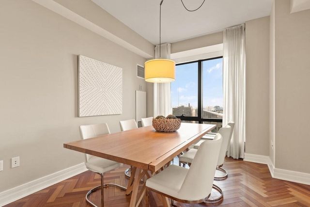 $1,945,000 | 2 Avery Street, Unit 17E, Boston, MA 02111