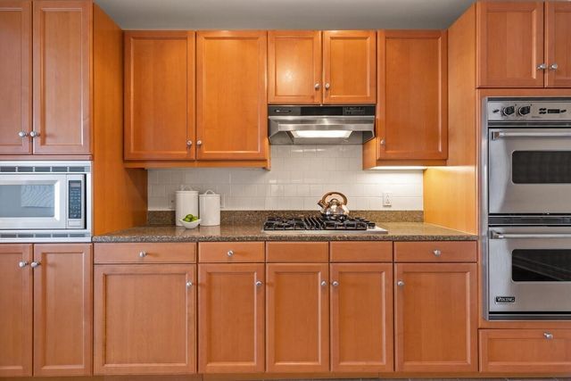 $1,945,000 | 2 Avery Street, Unit 17E, Boston, MA 02111