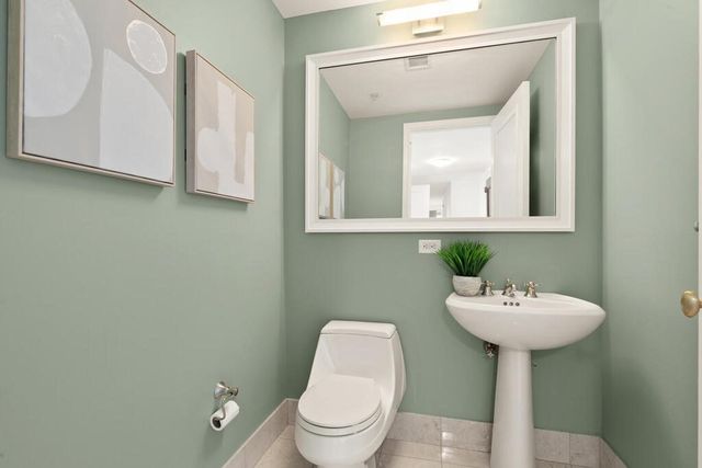 $1,945,000 | 2 Avery Street, Unit 17E, Boston, MA 02111