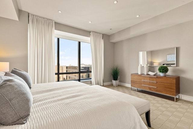 $1,945,000 | 2 Avery Street, Unit 17E, Boston, MA 02111