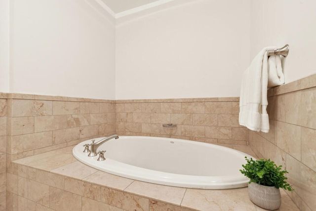 $1,945,000 | 2 Avery Street, Unit 17E, Boston, MA 02111