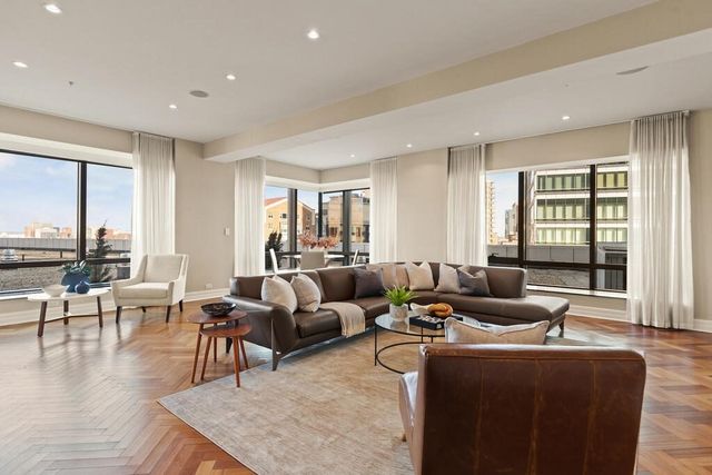 $1,945,000 | 2 Avery Street, Unit 17E, Boston, MA 02111