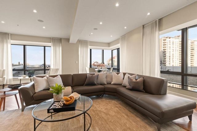 $1,945,000 | 2 Avery Street, Unit 17E, Boston, MA 02111