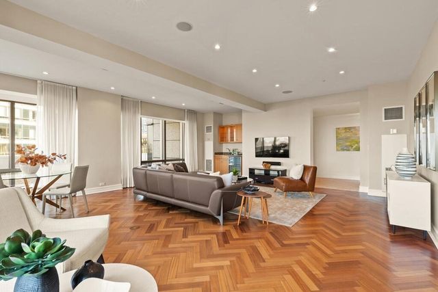 $1,945,000 | 2 Avery Street, Unit 17E, Boston, MA 02111