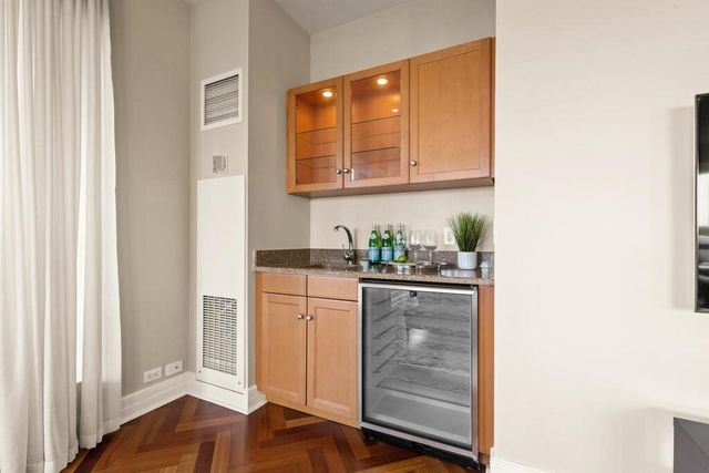 $1,945,000 | 2 Avery Street, Unit 17E, Boston, MA 02111