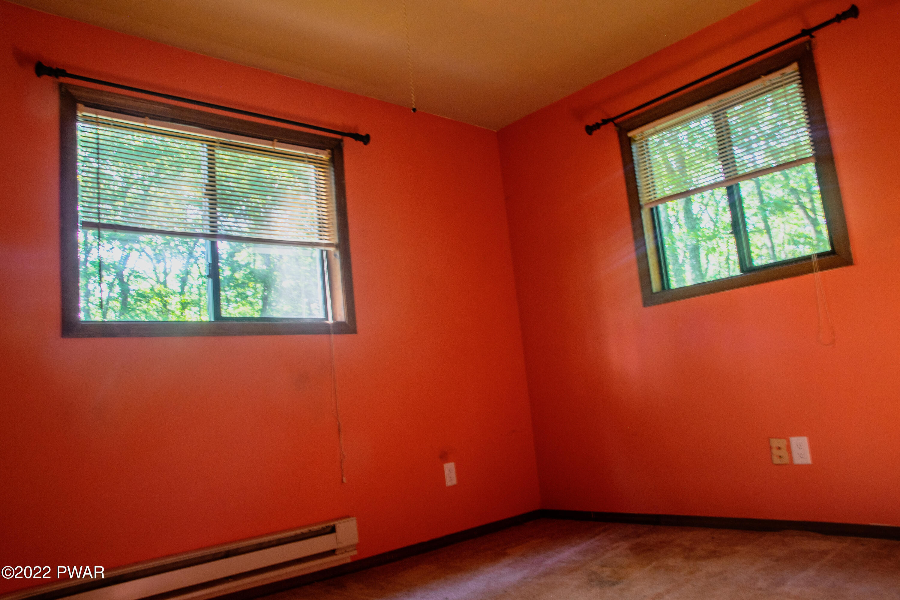 375 Mallard Lane Bushkill, PA 18324 - Photo 13 of 28 an empty room with a window