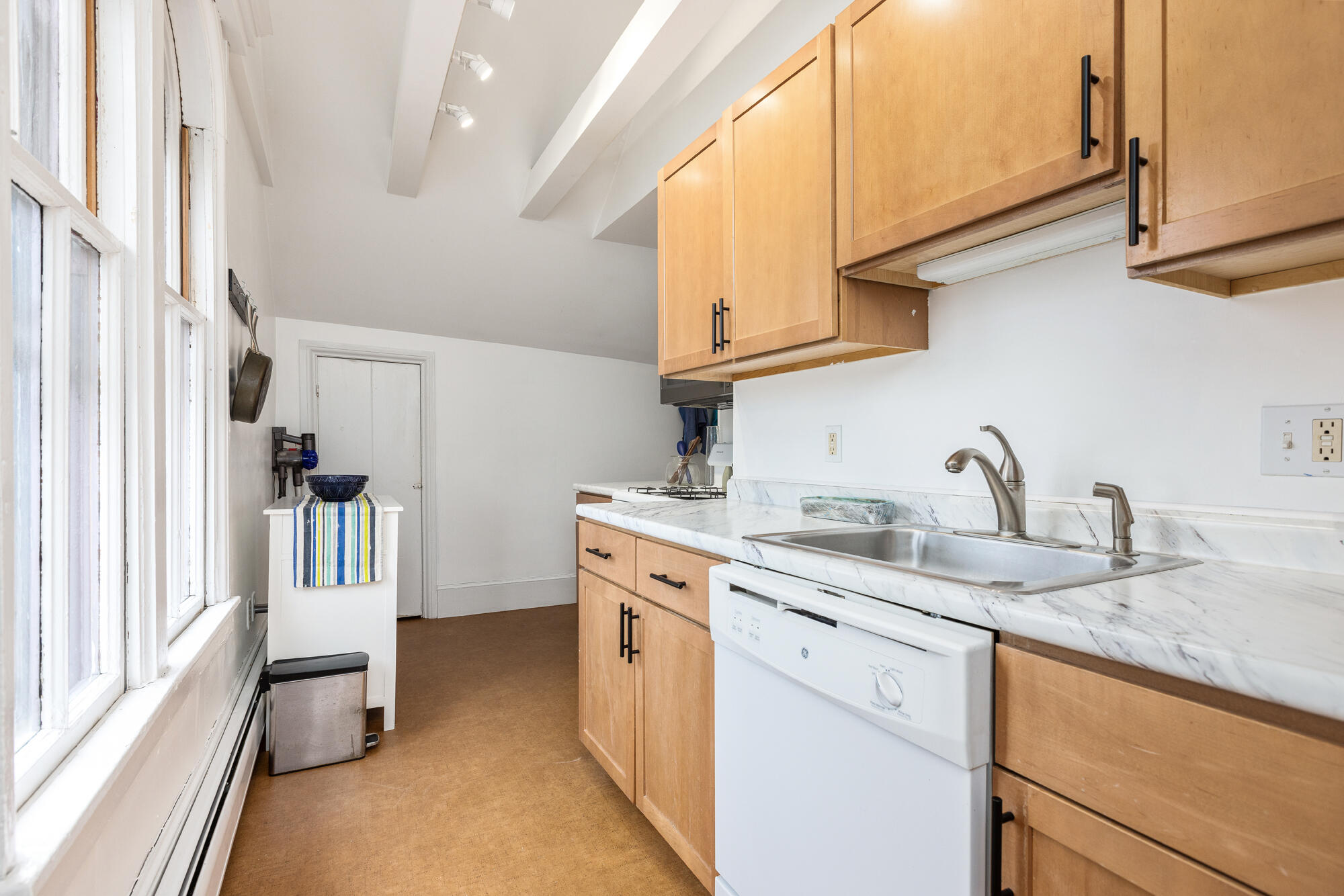 325 Spring Street, Unit 8 Portland, ME 04102 - Photo 12 of 36 325 Spring 8-13
