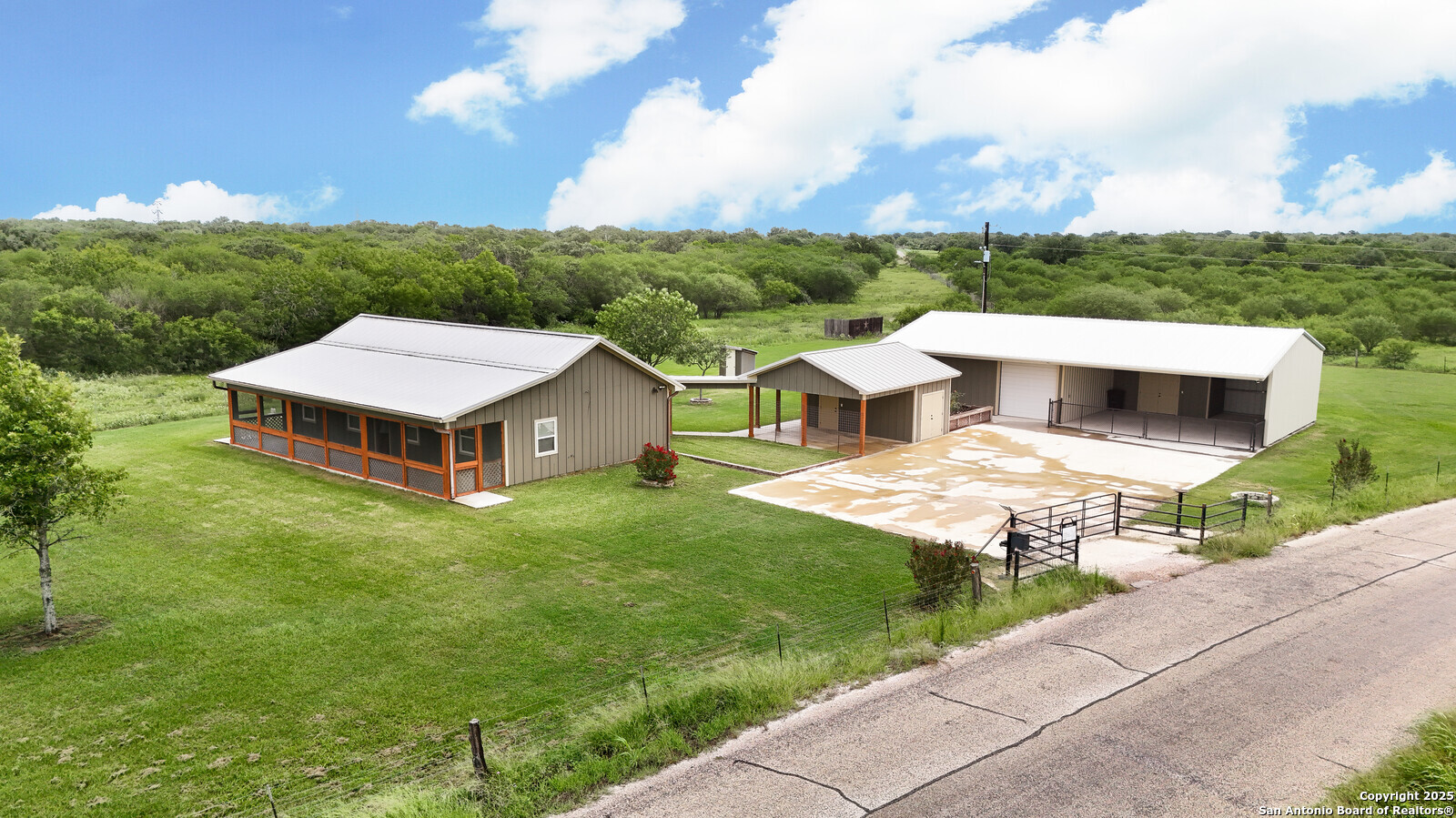 891 Hopkinsville Road Cuero, TX 77954 - Photo 31 of 36