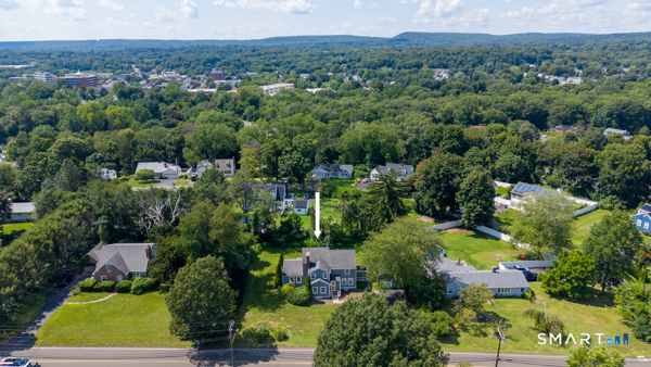1690 Ridge Road North Haven, CT 06473 - Photo 4 of 40 Gallery Image 4