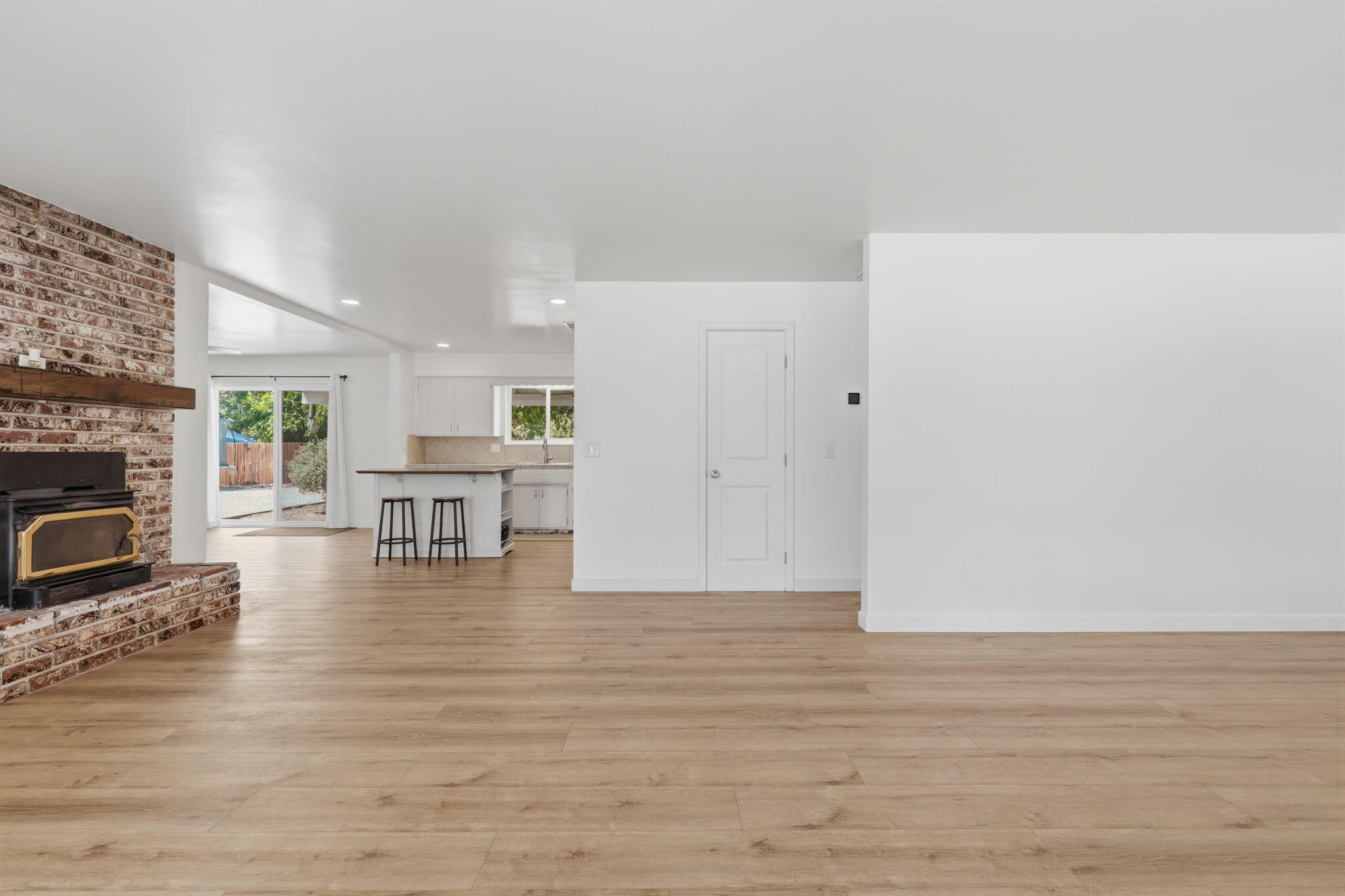 351 South Cornucopia Road Exeter, CA 93221 - Photo 8 of 54 14-351_S_Cornucopia_Rd_-_Exeter_CA_012