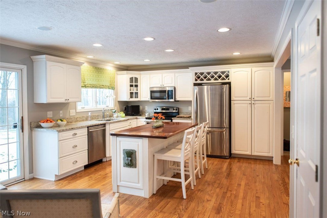60 Greentree Road Chagrin Falls, OH 44022 - Photo 8 of 15 Gallery Image 8