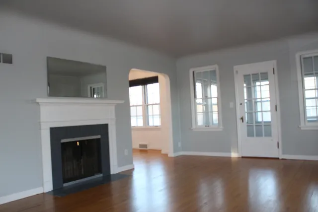 $374,900 | 676 West Michigan Avenue, Saline, MI 48176