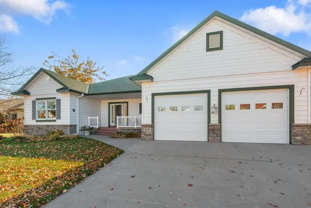 $479,900 | 1816 10th Street Northeast, Buffalo, MN 55313