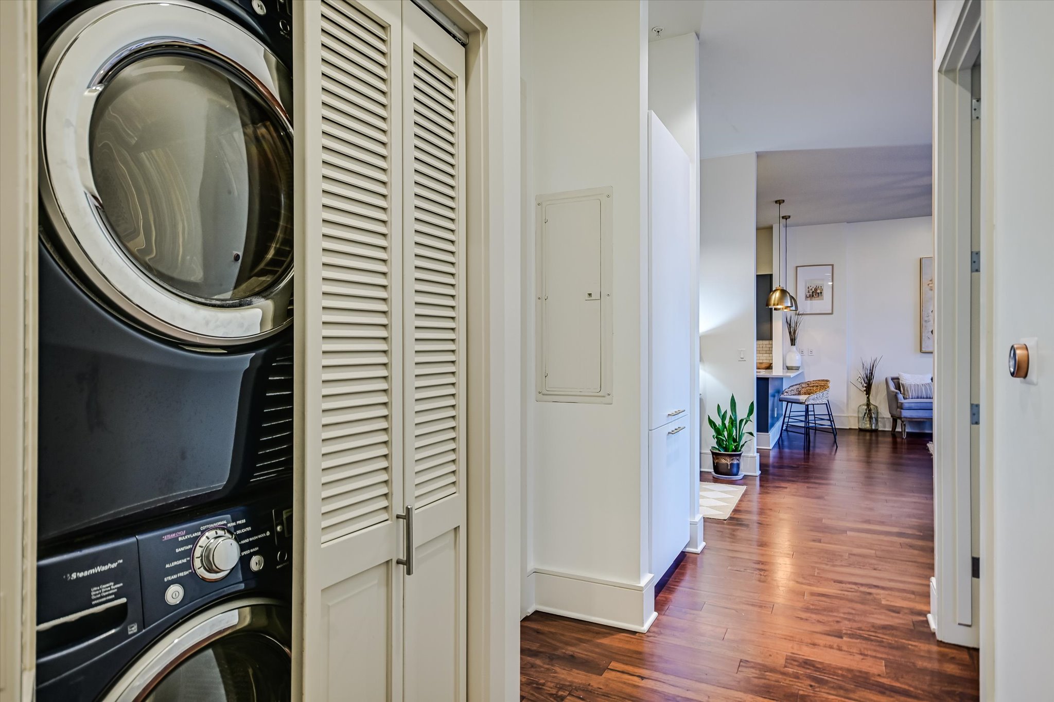 555 East 5th Street, Unit 2826 Austin, TX 78701 - Photo 28 of 40 a view of a hallway with washer and dryer